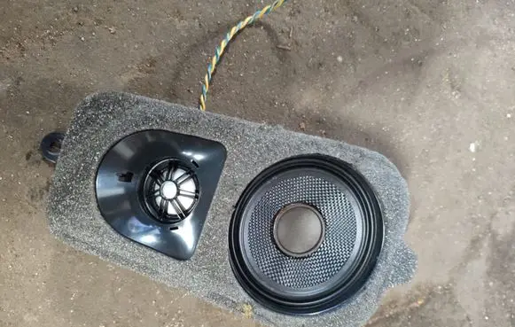 BMW X5 E70 Parcel shelf speaker 9211047