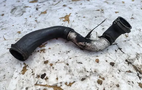 Volvo V40 Air intake hose/pipe 