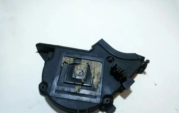 Ford Focus Timing belt guard (cover) 9651560180