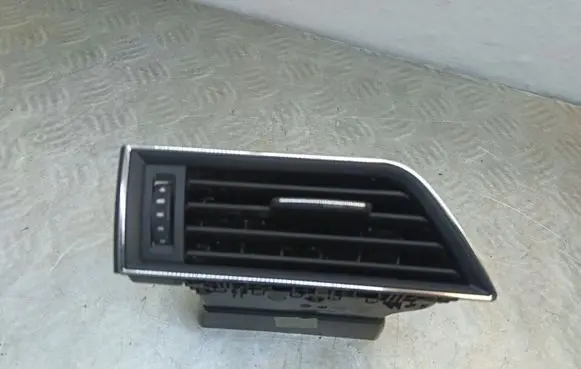 Skoda Superb B8 (3V) Dashboard side air vent grill/cover trim 3V0819702C