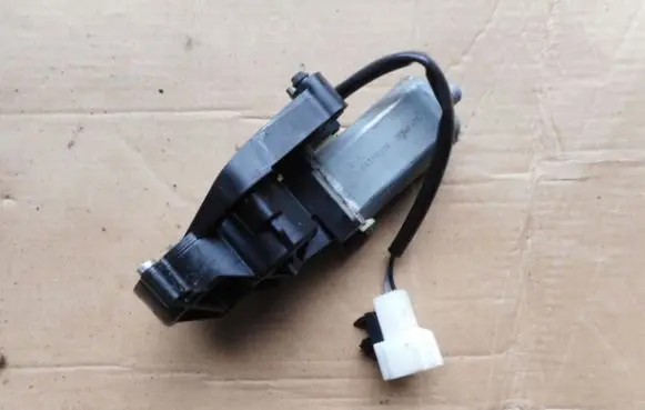 Mercedes-Benz E W212 Seat adjustment motor 0390203369