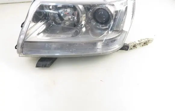 Suzuki Grand Vitara II Headlight/headlamp