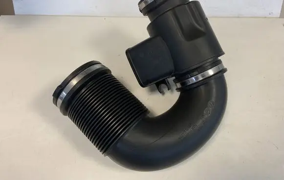 Audi Q7 4M Air intake duct part 06E129616C 0114403A
