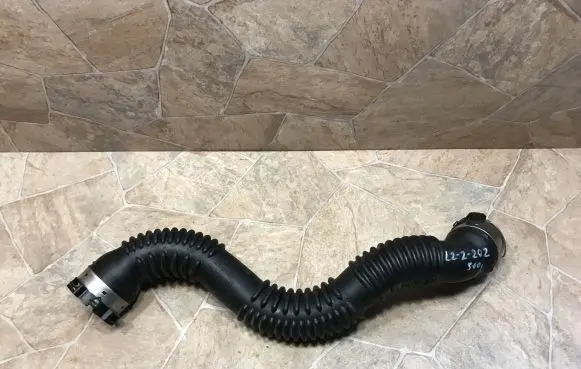 Mercedes-Benz CLA C117 X117 W117 Intercooler hose/pipe A2465200001