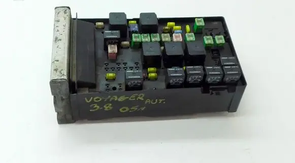 Chrysler Town u0026 Country IV Fuse 05144579AB 195474