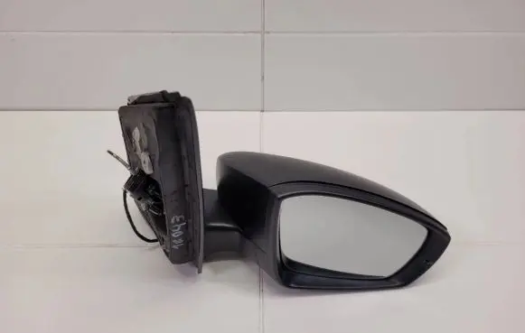 Front door electric wing mirror