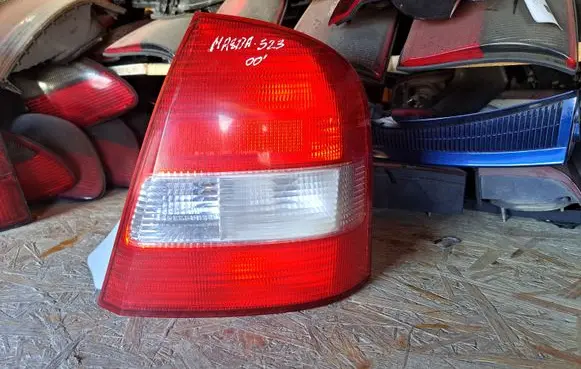 Mazda 323 Rear/tail lights 22061866