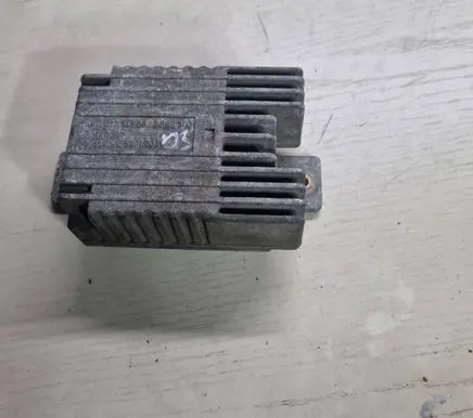Mercedes-Benz E W210 Coolant fan relay 0235456832