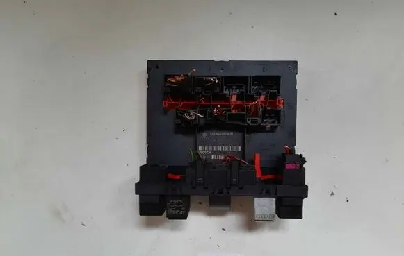 Volkswagen PASSAT B6 Comfort/convenience module 3C0937049L