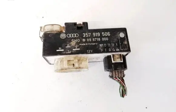 Seat Alhambra (Mk1) Coolant fan relay 357919506 898718000