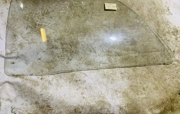 Volkswagen Golf II Rear side window