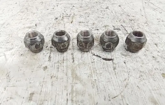 Mazda 3 III Nuts/bolts 