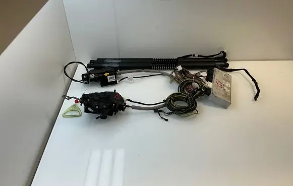 BMW 3 GT F34 Tailgate/trunk control unit/module 7381251
