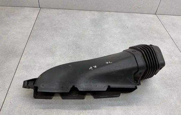 Audi A7 S7 4G Air intake duct part 4G0129624D
