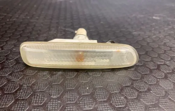BMW 3 E46 Front fender indicator light 63132228591 268213