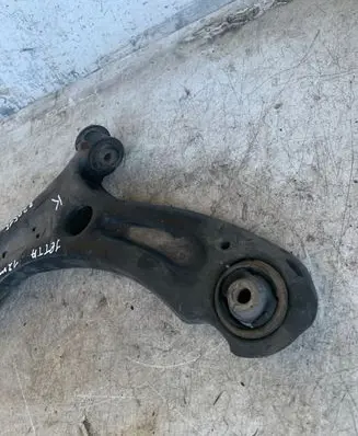Volkswagen Jetta VI Front lower control arm/wishbone