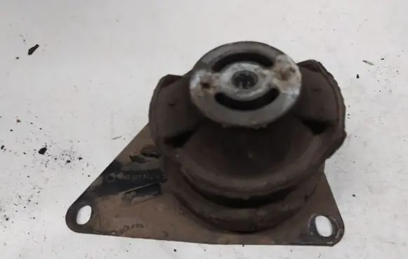 Volkswagen Polo III 6N 6N2 6NF Engine mount bracket 6N0199262A