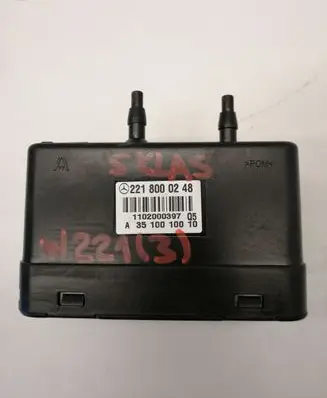 Mercedes-Benz S W221 Central locking vacuum pump 2218000248