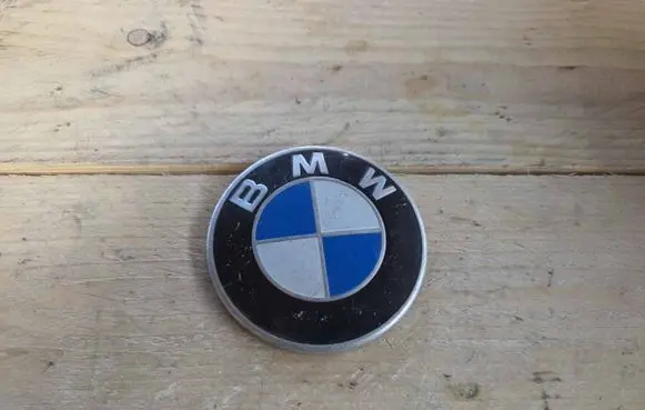 BMW 5 E60 E61 Manufacturer badge logo/emblem 8132375