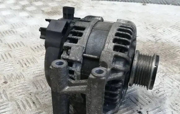 Opel Corsa E Generator/alternator 39047359 0126312104 271016