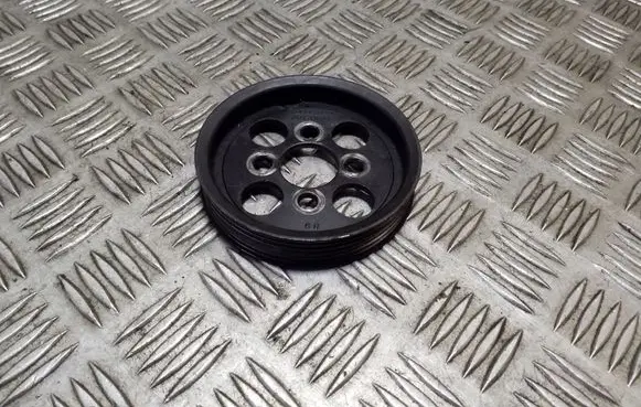 Volvo XC70 Power steering pump pulley 30731821