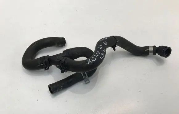 Volvo XC40 Engine coolant pipe/hose 32138266