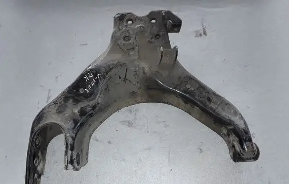 Isuzu D-Max Front lower control arm/wishbone 8980058350