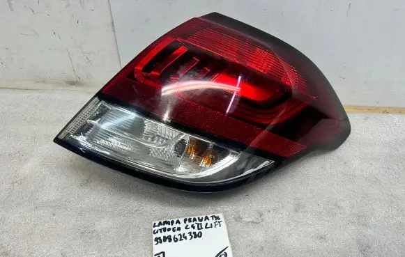Citroen C4 II Rear/tail lights