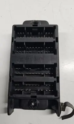 KIA Sorento Fuse module
