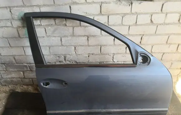 Mercedes-Benz E W211 Front door 2117201405 A2117201405