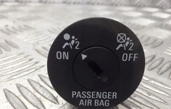 Opel Insignia A Passenger airbag on/off switch 13268602