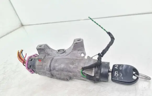 Volkswagen PASSAT B5 Ignition lock 4B0905851A