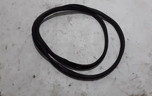 Dacia Jogger Front door rubber seal 808326516R