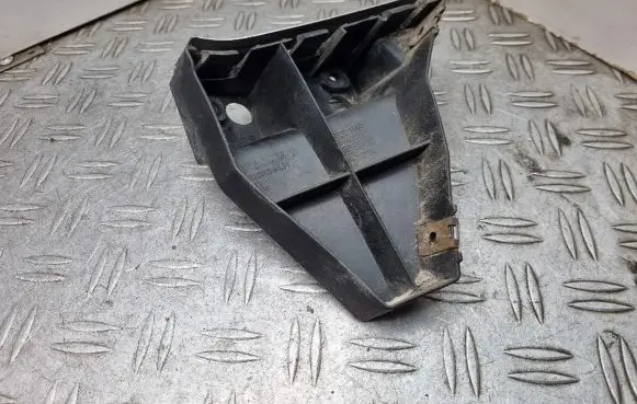 Volvo C70 Front bumper mounting bracket 08620369