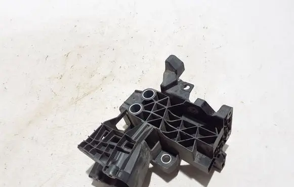 Mercedes-Benz EQE v295 Radiator mount bracket A2956208201