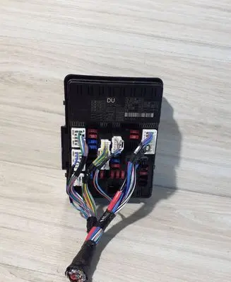 Infiniti Q50 Fuse module 284B74GC0A