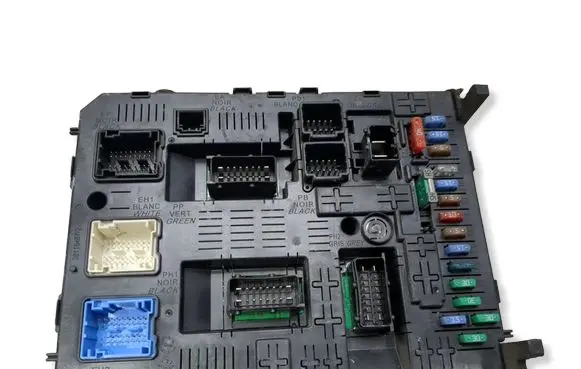 Peugeot Partner Fuse module 281197595