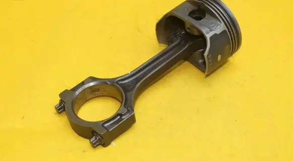 Ford Focus Piston with connecting rod
