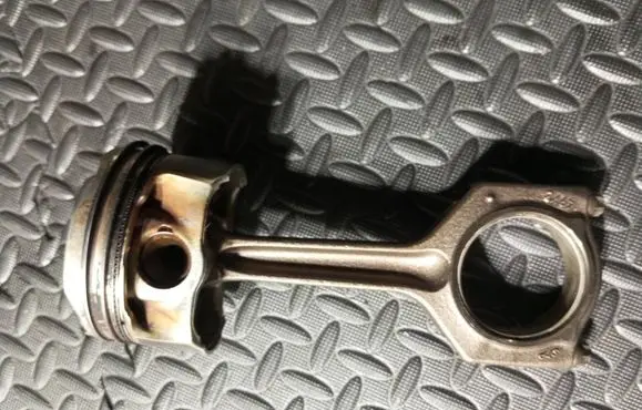 BMW 5 F10 F11 Piston with connecting rod 7624409 83.996