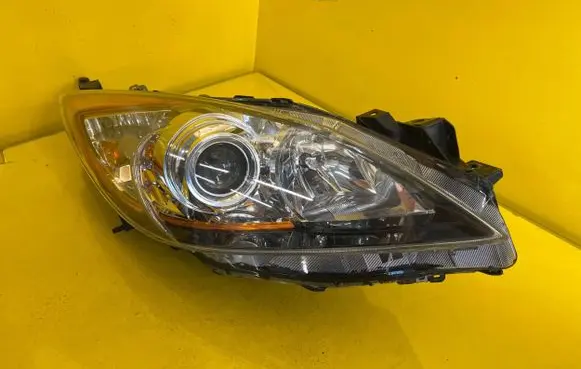 Mazda 3 II Headlight/headlamp BDG7-51030
