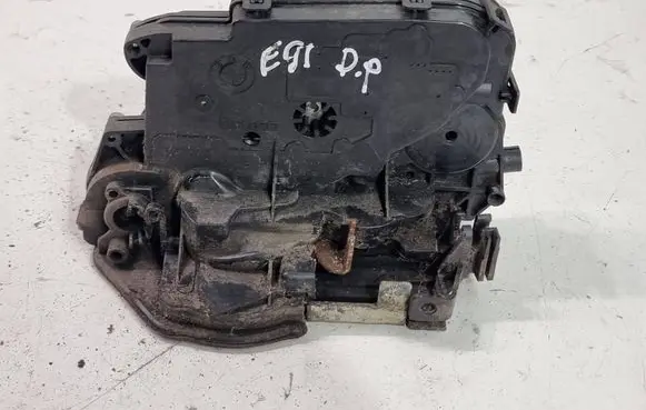 BMW 3 E90 E91 Front door lock 7229466