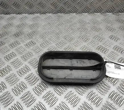 Audi A5 Quarter panel pressure vent 6R0819465B