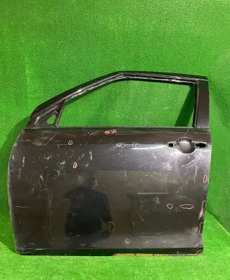 Suzuki Swift I Front door 