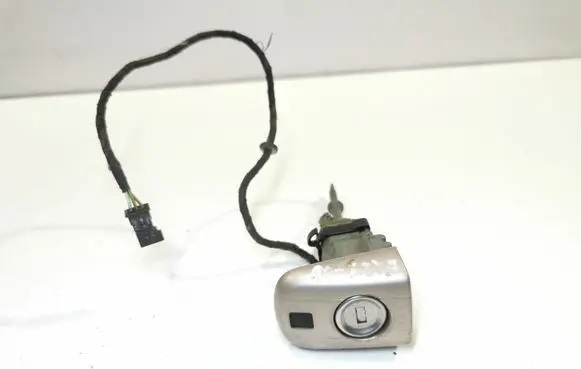 Mercedes-Benz S W221 Front door lock (next to the handle) 