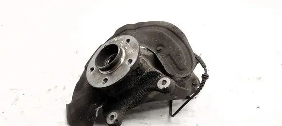 BMW 2 F45 Front wheel hub 6876646