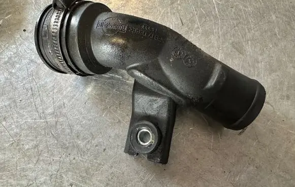 Nissan Qashqai Engine coolant pipe/hose