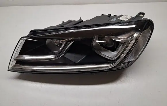 Volkswagen Touareg II Headlight/headlamp 7P1941033A