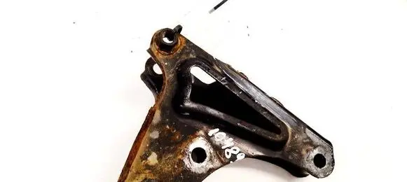 Honda Civic Engine mounting bracket 