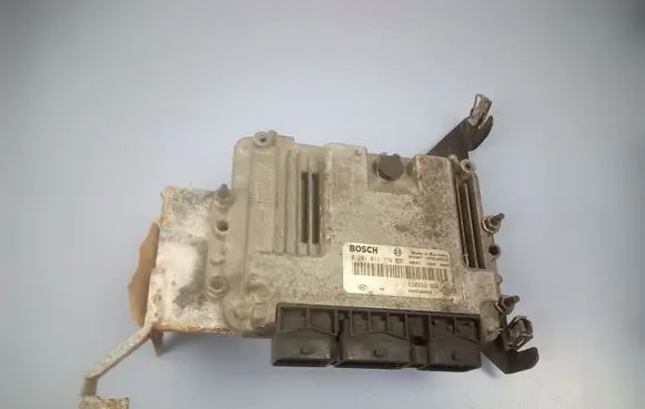 Renault Megane II Engine control unit/module 8200391966 0281011776