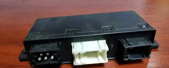 BMW 5 E39 Door control unit/module 6904254